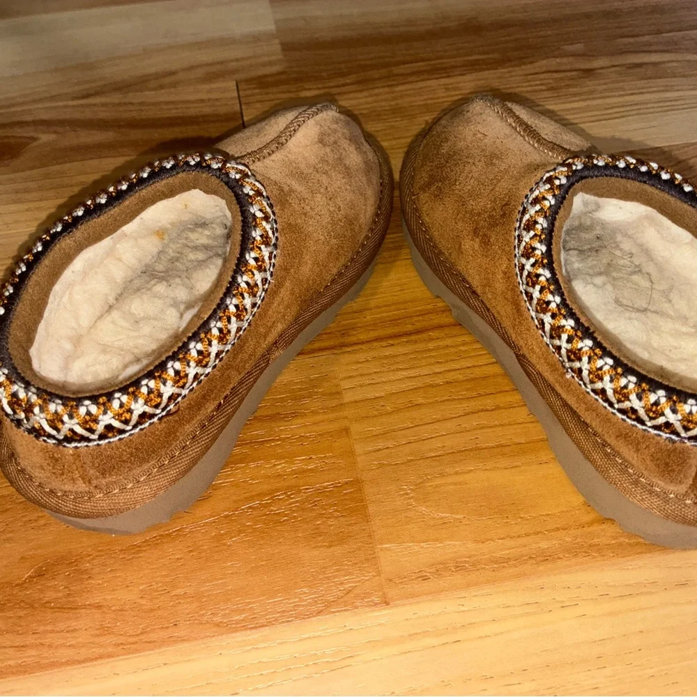 UGG tan suede
